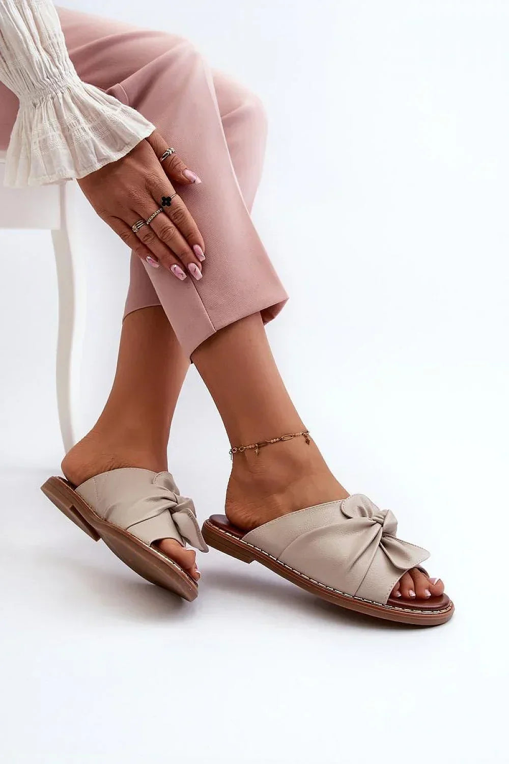  Flip-flops model 196426 Step in style 