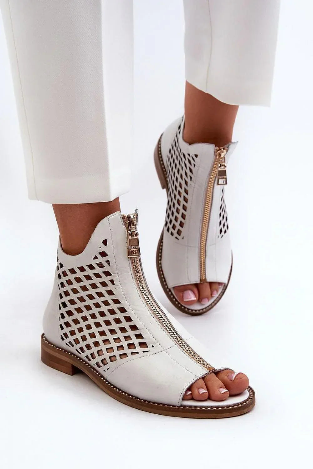 Sandals model 196666 Step in style 