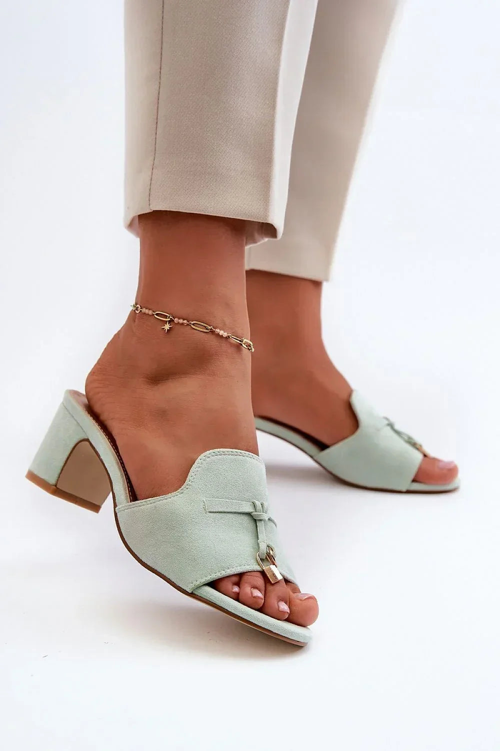  Flip-flops model 198675 Step in style 