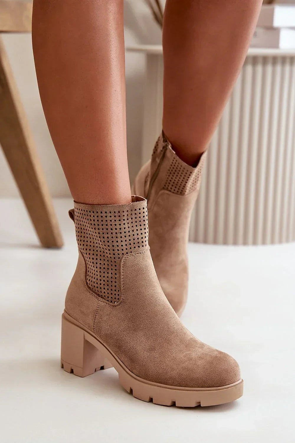  Heel boots model 199065 Step in style 