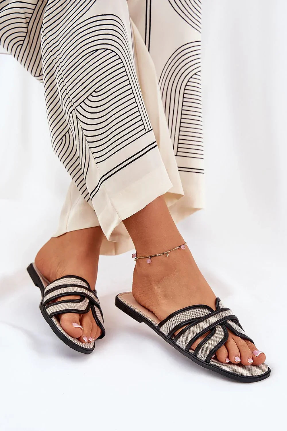  Flip-flops model 209955 Step in style 