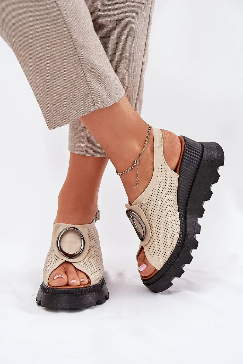  Buskin model 213005 Step in style 