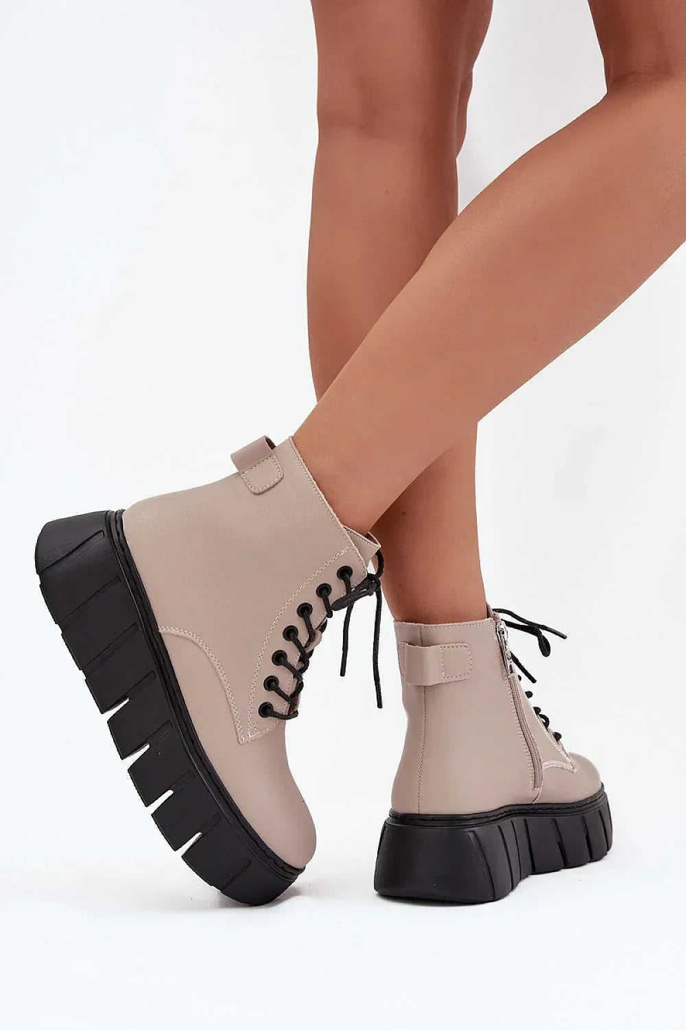  Platform boots model 216833 Step in style 