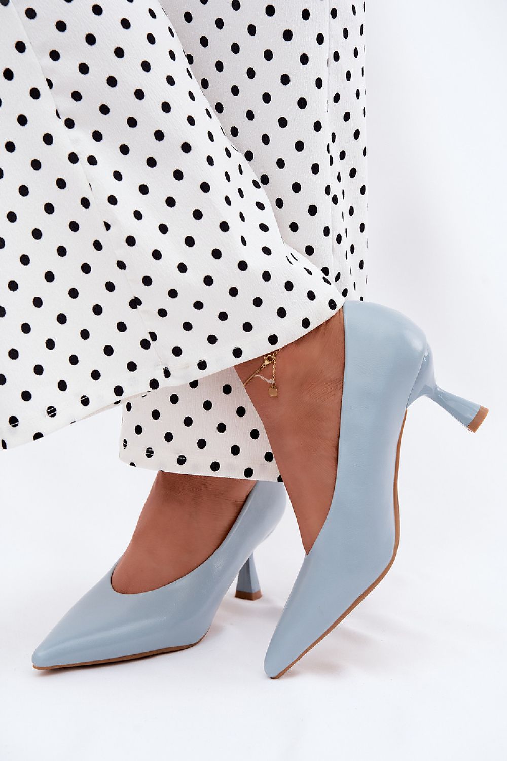Women's Pointed Toe Mid Heel Pumps - angled view