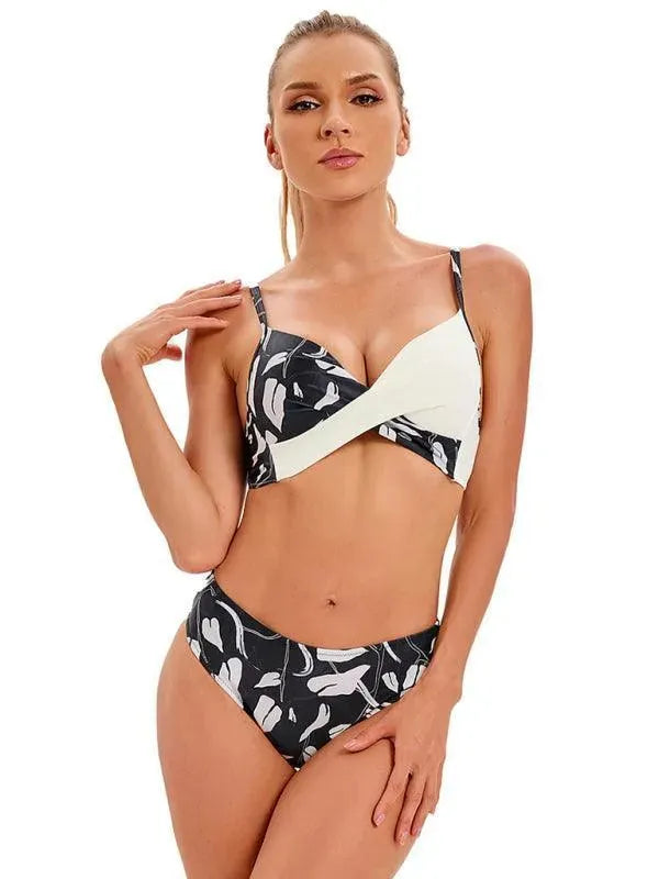 Floral Twisted Bandeau Hipster Bikini Set - Bikini - LeStyleParfait