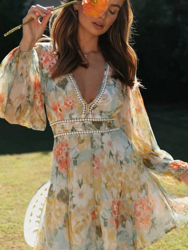 A-line,a-line dress,brunch,brunch dress,floral,floral dress,flowy,flowy dress,hemline dress,lace,lace dress,lace trim,ladies Wrinkle resistant,mini,puff sleeve,puff sleeves dress,Quick drying mini dress,slip-on,slip-on dress,straight,summer,summer dress,V-neck,v-neck dress-LeStyleParfait