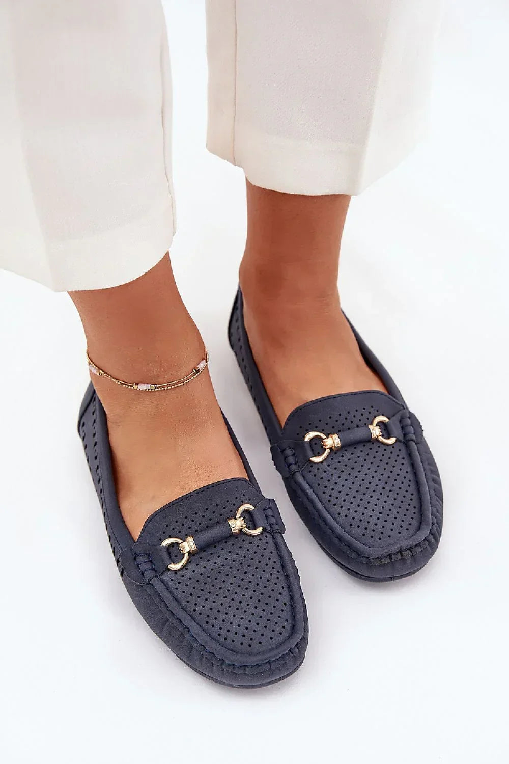 Women’s faux leather driving moccasin loafers, breathable flat women’s driving shoes for all season wear