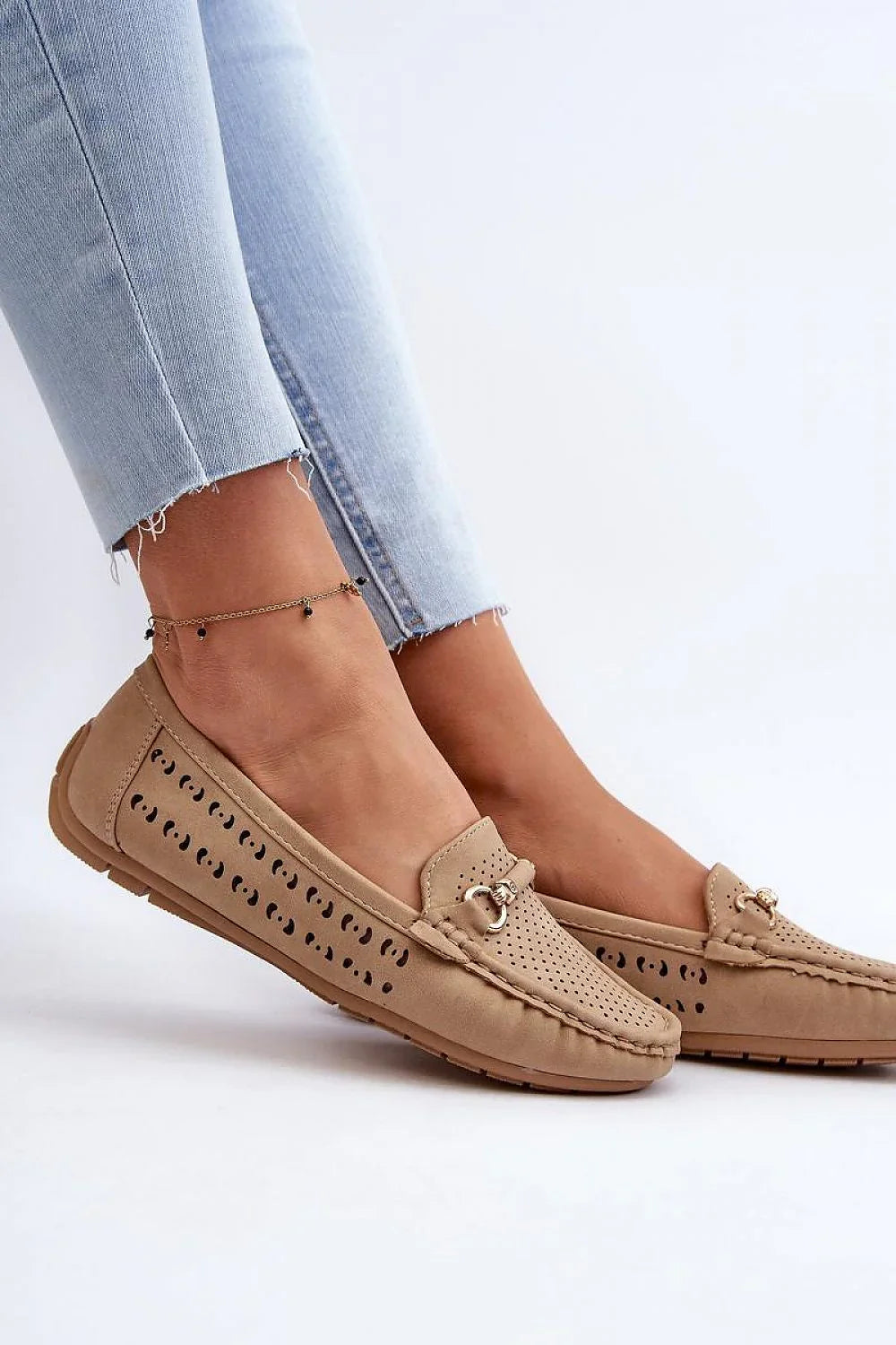 Women’s faux leather driving moccasin loafers, breathable flat women’s driving shoes for all season wear